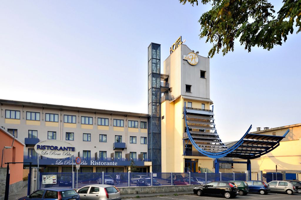 Façade of Blu Hotel on Via Torino in Collegno
